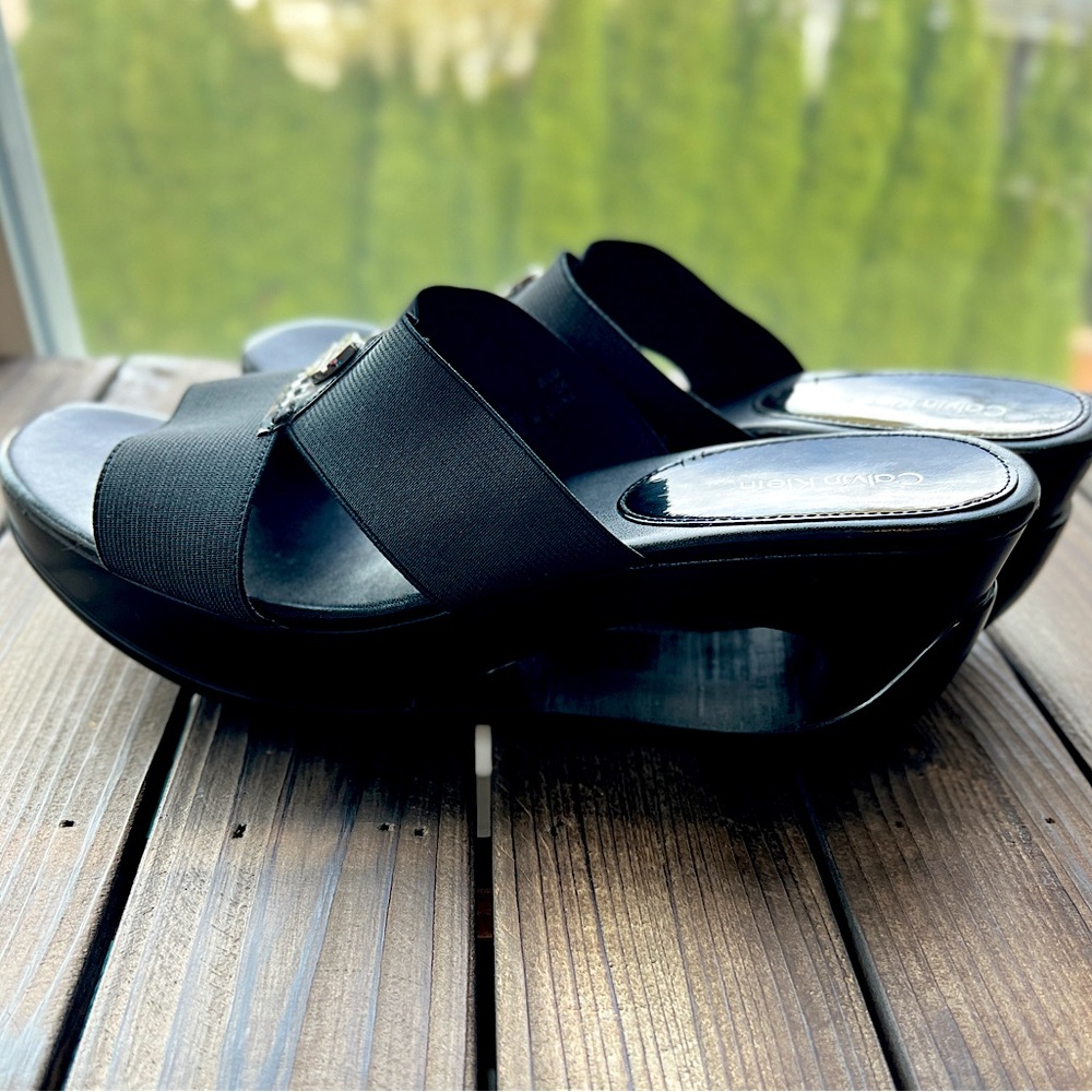 Calvin Klein Black Ying Platform Sandals Open Toe, Stretchy Strap. Size 8.5